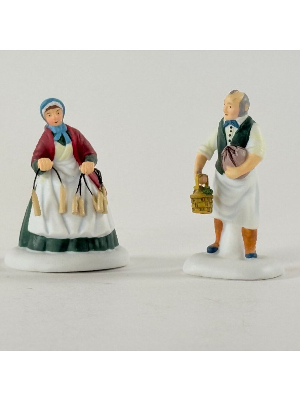 Dept 56 Dickens Village Dickens Merchants Figurine 808894 Set of 2